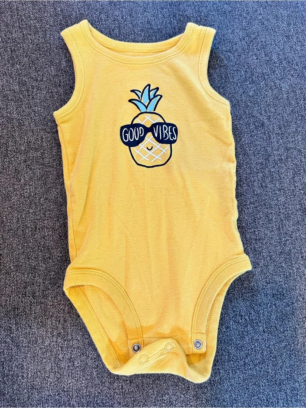 🤑EU Carters Yellow 'Good Vibes' Pineapple Bodysuit Onesie🤑